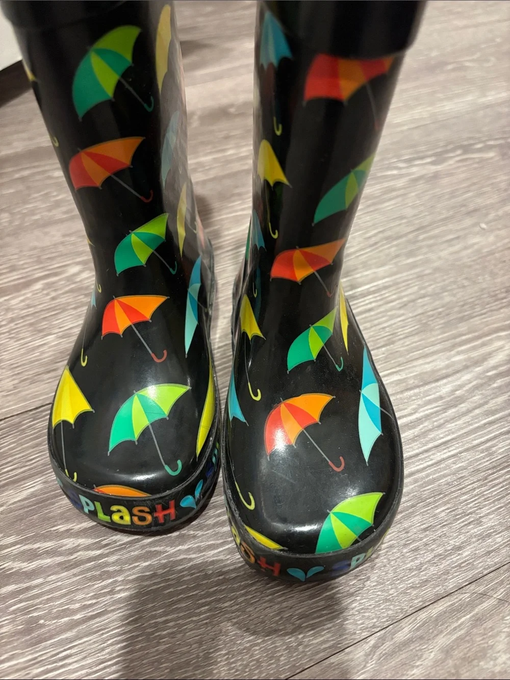 Charming sturdy rainbow umbrella print Landchief rain boots handles size 7 or 24